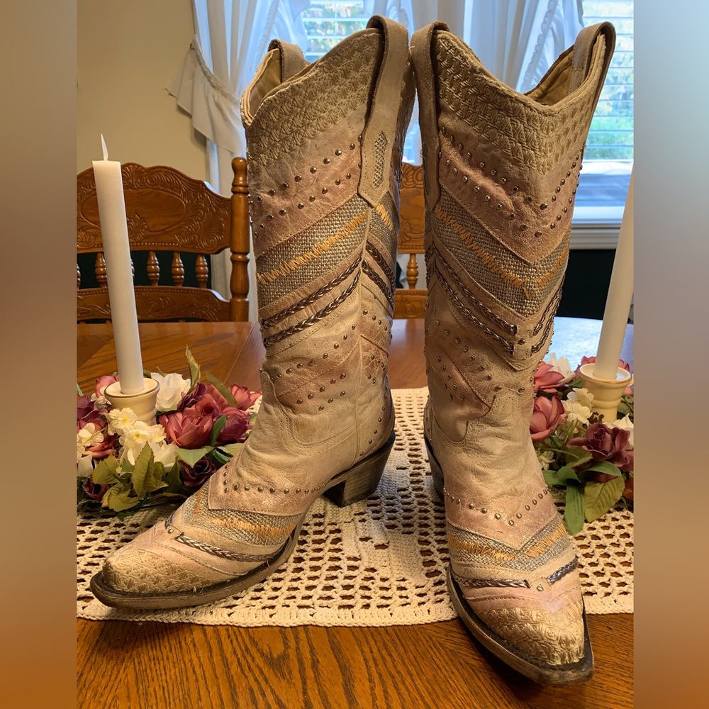 Corral A3604 Size 8 1/2M